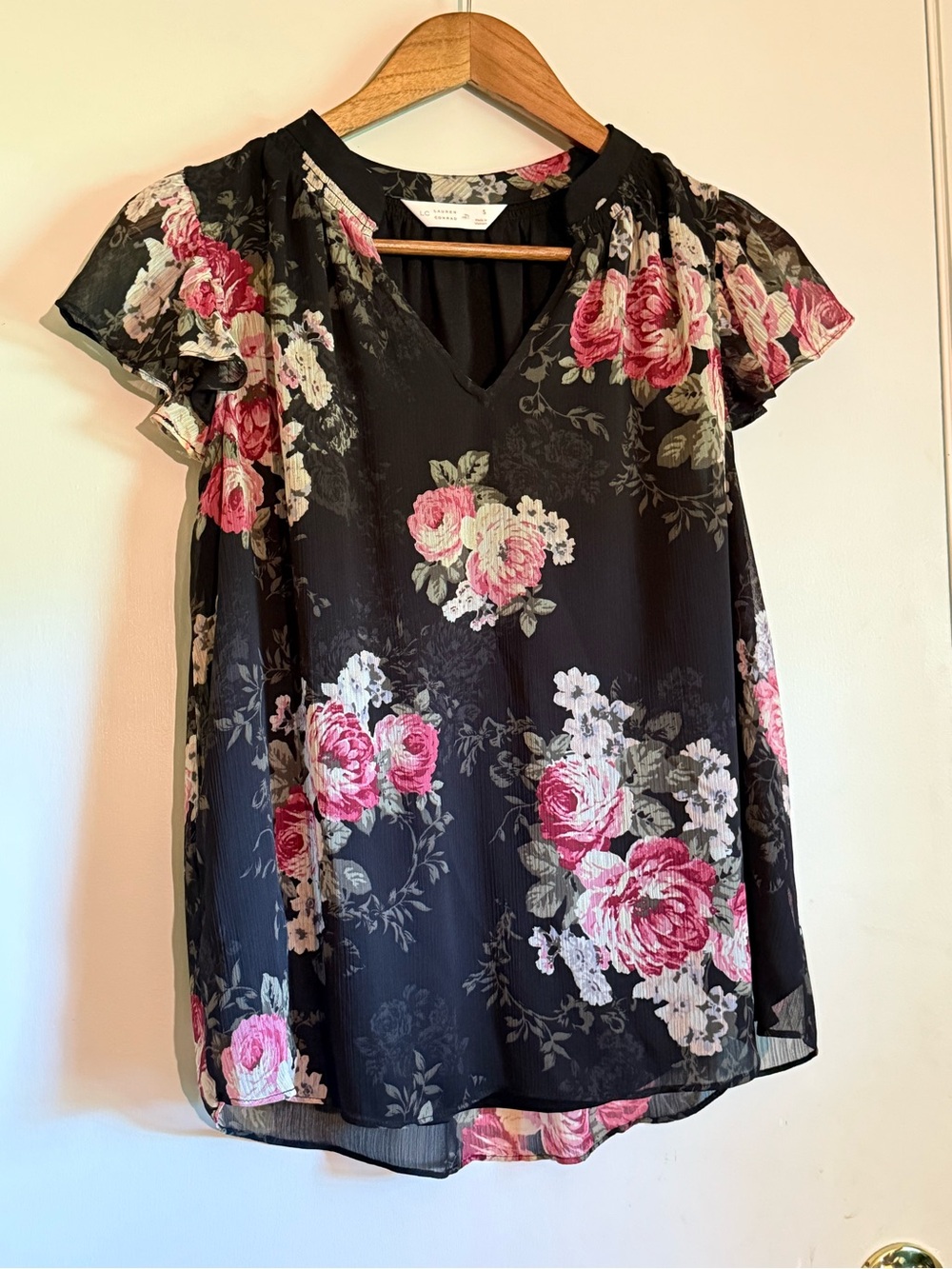 LC Lauren Conrad Black & Pink Floral Blouse / Small
